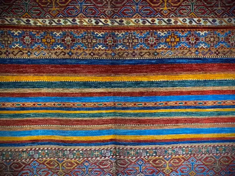 Tapis d'Orient exposé dans la galerie Merveilles d'Orient 7